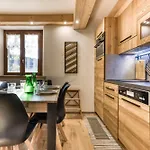 Nid Du Pic - Cozy Alpine Retreat With Private Garden In Apartament
