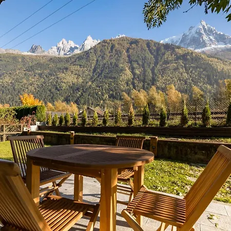 Nid Du Pic - Cozy Alpine Retreat With Private Garden In شقة شامونكس