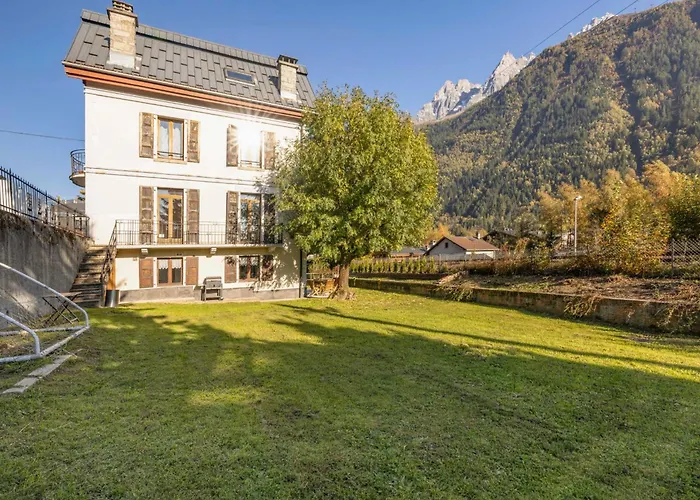 Nid Du Pic - Cozy Alpine Retreat With Private Garden In شامونكس