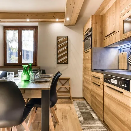Nid Du Pic - Cozy Alpine Retreat With Private Garden In Appartement