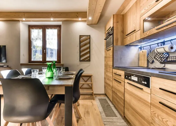 Nid Du Pic - Cozy Alpine Retreat With Private Garden In 公寓